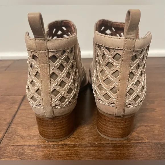 Jeffrey Campbell Tan/Cream Taggart Open-Weave Leather Ankle Boots Size 7