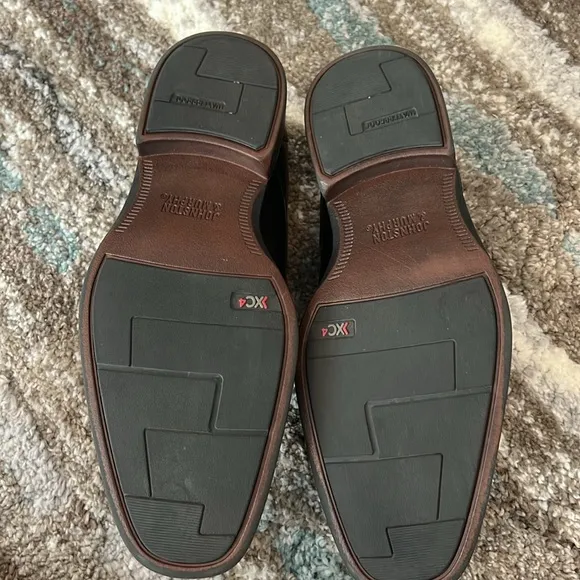 Johnston &amp; Murphy XC4 Men’s dress shoes- barely worn