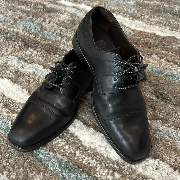 Johnston &amp; Murphy XC4 Men’s dress shoes- barely worn