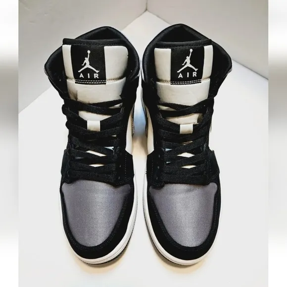 Jordan 1 Mid SE Mens Satin Smoke Grey  852542-011 Size 9 Shoes/Sneakers