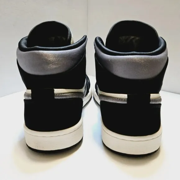 Jordan 1 Mid SE Mens Satin Smoke Grey  852542-011 Size 9 Shoes/Sneakers