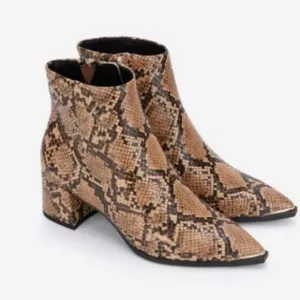 Kenneth Cole Roanne Snake Print Pointed Toe Side Zipper Heeled Boots size 6 NWOB