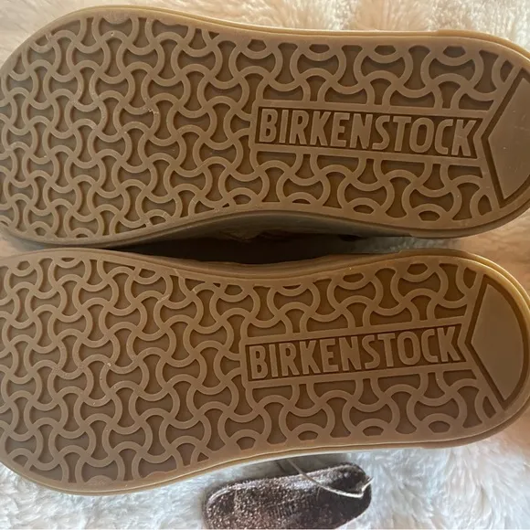 Kids Bartlett Birkenstock Boots size 11-11.5 New in Box Suede Sand