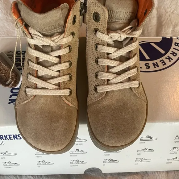 Kids Bartlett Birkenstock Boots size 11-11.5 New in Box Suede Sand