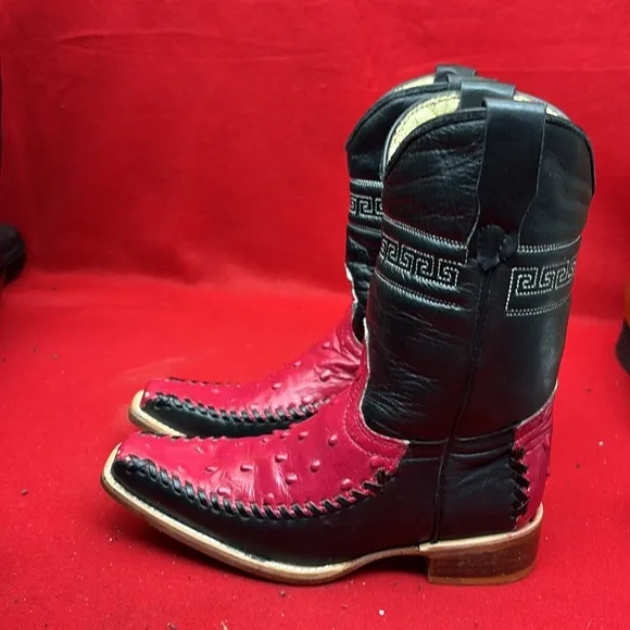 Kids Black and Red Cowboy Boots SZ 18.5 MX box 64