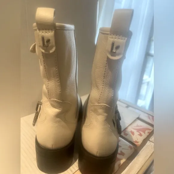 Larroude Harly Leather Boots Natural White Ivory Motto Boots WMNS  Size 9.5 NEW