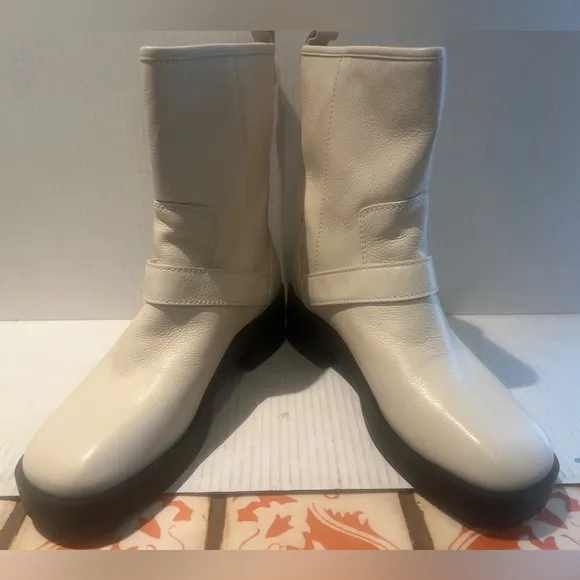 Larroude Harly Leather Boots Natural White Ivory Motto Boots WMNS  Size 9.5 NEW