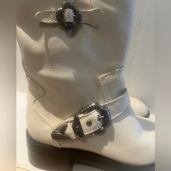 Larroude Harly Leather Boots Natural White Ivory Motto Boots WMNS  Size 9.5 NEW