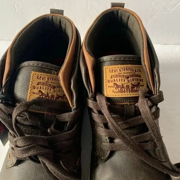 Levi’s Goshen Comfort Casual Shoes Mid Top Brown/Tan Men’s Size 7.5 New
