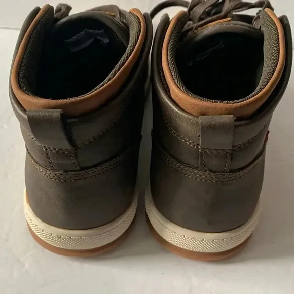 Levi’s Goshen Comfort Casual Shoes Mid Top Brown/Tan Men’s Size 7.5 New