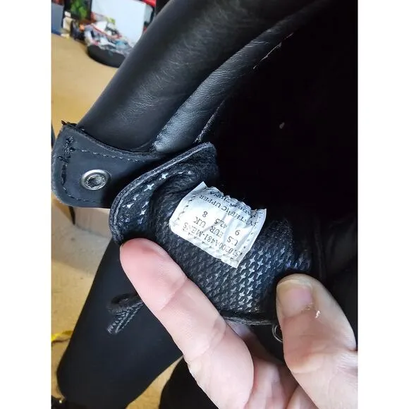 Levi's Men's Black Leather Boots Size 9M - Durable Workwear 👢💪