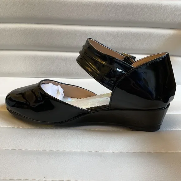 Little Angel Black Patent Sophie Dress Shoes NEW