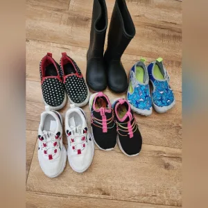 Little Girl LOT OF 5 Shoes Sneakers Nike Reebok Water Rain Boots Size 9-10