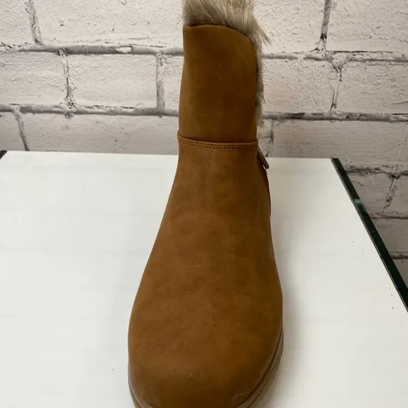London Fog Brown Faux Fur Fleece Lined Boots size 9