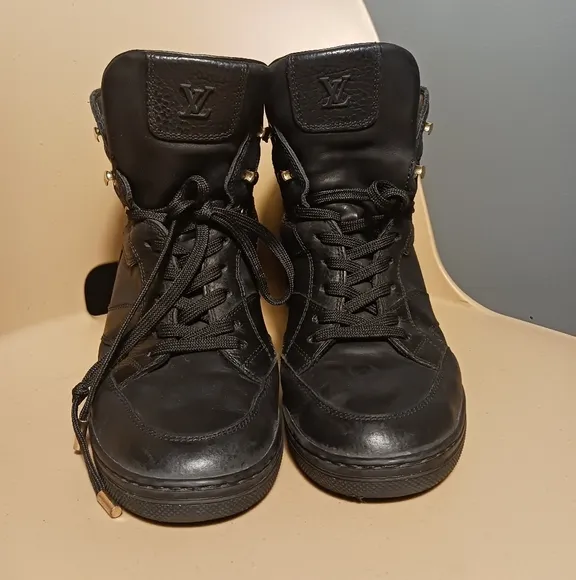 Louis Vuitton  High-Top Sneakers leather embossed  monogram suede Mileni…