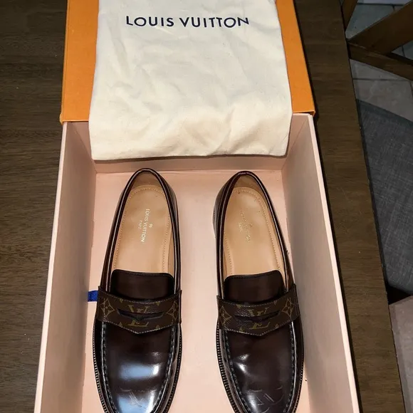 Louis Vuitton Sorbonne Loafers (sz 8.5 Men)