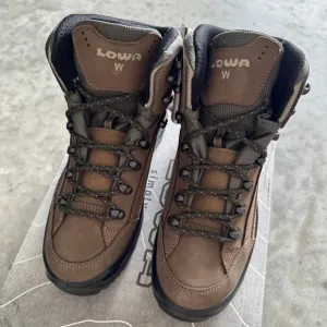 LOWA RENEGADE GTX MID W Hiking Boots - US 6