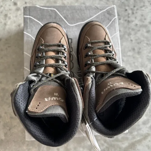 LOWA RENEGADE GTX MID W Hiking Boots - US 6