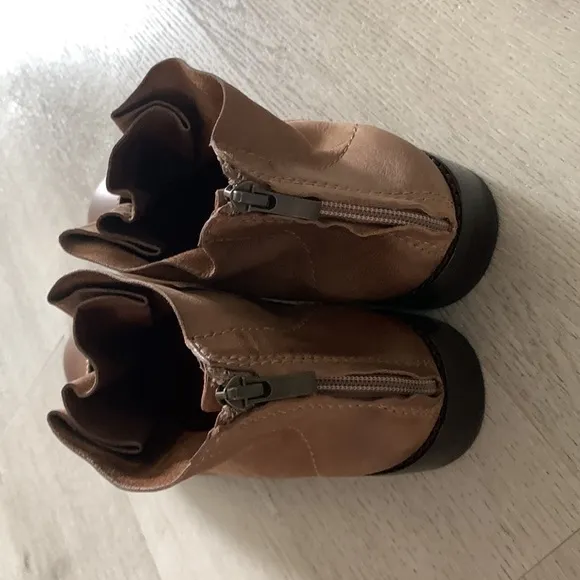 M Maccari shoes leather boots size 39 tan brown ruched distressed zipper NWOT