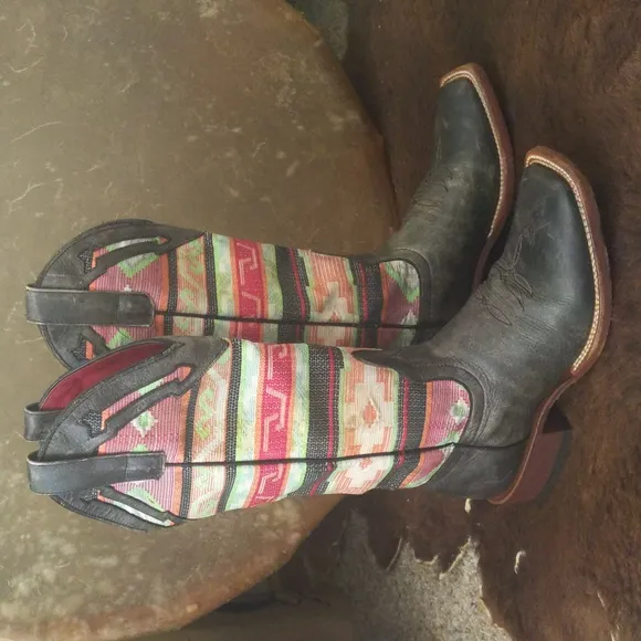 MACIE BEAN M9081 &quot;Black Cracktacular&quot; Serape square toe cowgirl boots sz 6 EUC