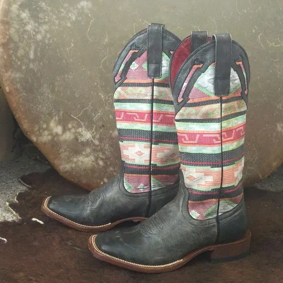 MACIE BEAN M9081 &quot;Black Cracktacular&quot; Serape square toe cowgirl boots sz 6 EUC