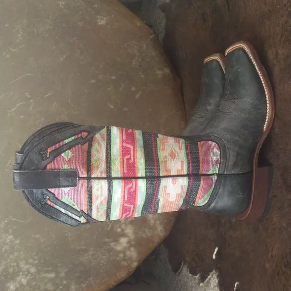 MACIE BEAN M9081 &quot;Black Cracktacular&quot; Serape square toe cowgirl boots sz 6 EUC