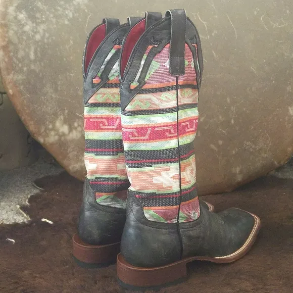 MACIE BEAN M9081 &quot;Black Cracktacular&quot; Serape square toe cowgirl boots sz 6 EUC