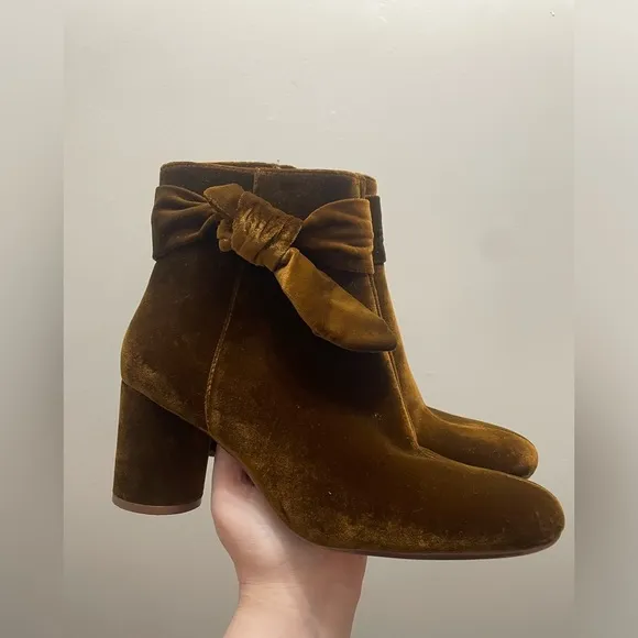 Madewell The Esme Bow Boot in Velvet Burnished Cedar Brown in color Size 8