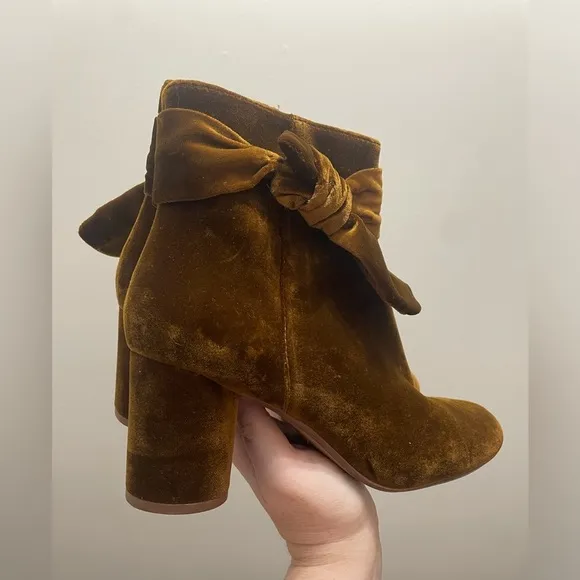 Madewell The Esme Bow Boot in Velvet Burnished Cedar Brown in color Size 8