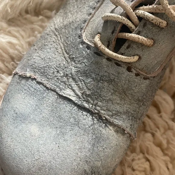 Magnolia Pearl Gray Dress Shoes with Vintage Charm