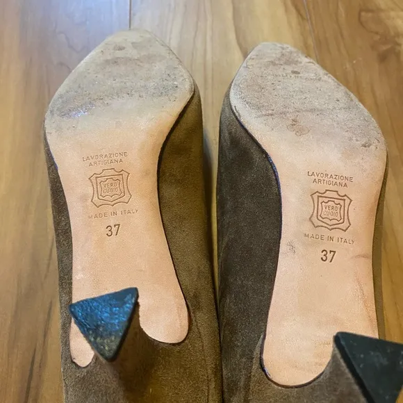 Manolo Blahnik Brown Suede Women's Shoes