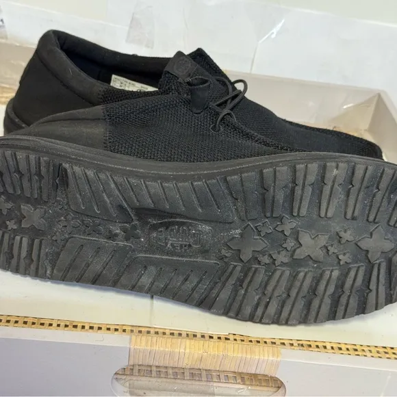 Men's Black Casual Shoes by Hey Dude size 10 good condition