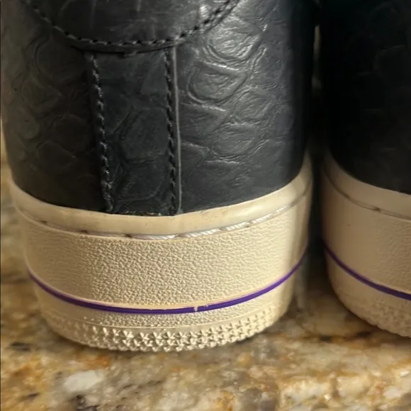 Men's Black Nike Sneakers