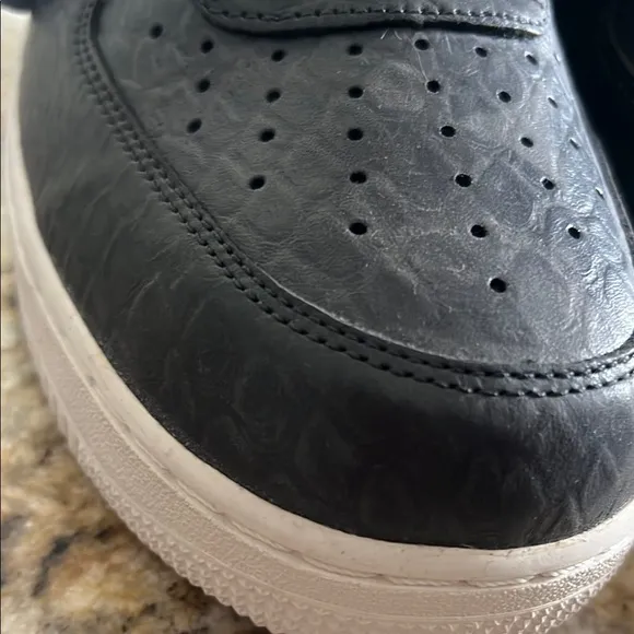 Men's Black Nike Sneakers