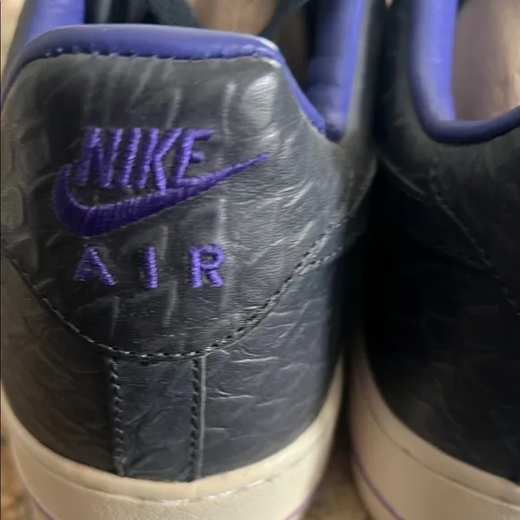 Men's Black Nike Sneakers
