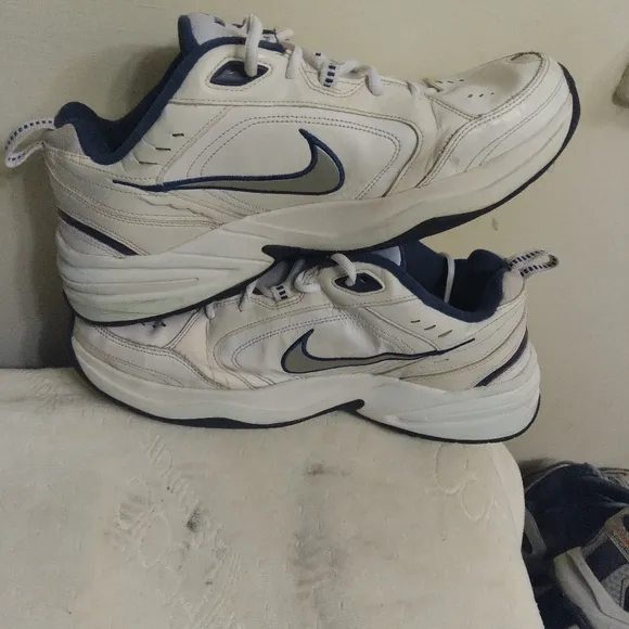 Men's NIKE MONARCH 515445-102 White and Blue Athletic Shoes Size 13