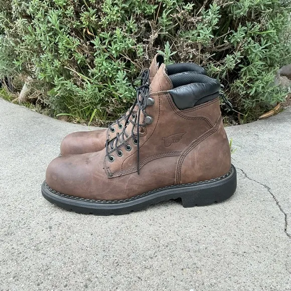 Men's redwing Brown Leather lace up Work Boots waterproof size 11