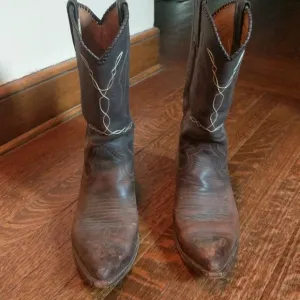 Men's vintage leather cowboy boots size 9 1/2