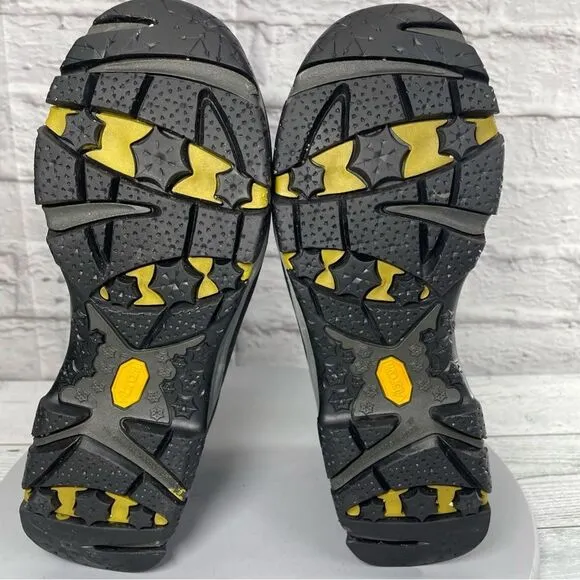 Merrell Women’s insulated waterproof Gray Hiking Boots Size 9.5