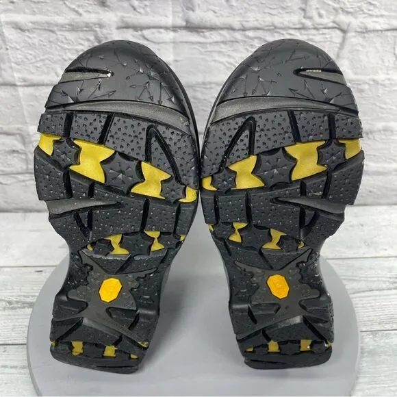 Merrell Women’s insulated waterproof Gray Hiking Boots Size 9.5
