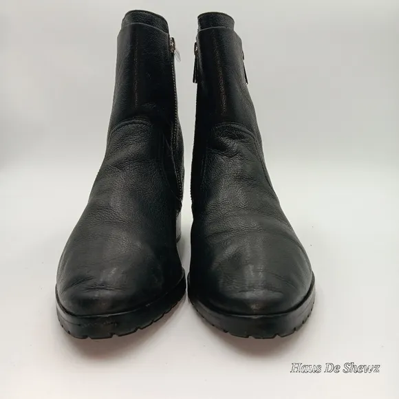 MICHAEL KORS Black Triple Zippered Ankle Moto Boots w/Lugg Soles, size 9