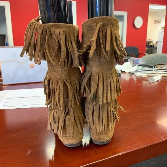 Minnetonka 3 Layer Fringe Boots style 1638 sz 8