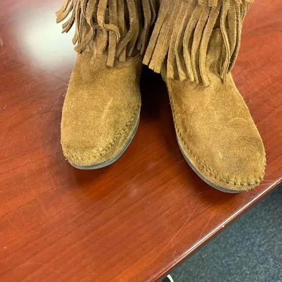 Minnetonka 3 Layer Fringe Boots style 1638 sz 8