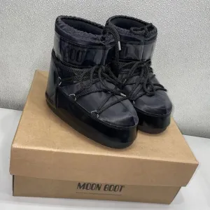 Moon Boot Icon Low Glance Satin Boots – Black – Unisex Size M2/3.5, W3/4.5 – New
