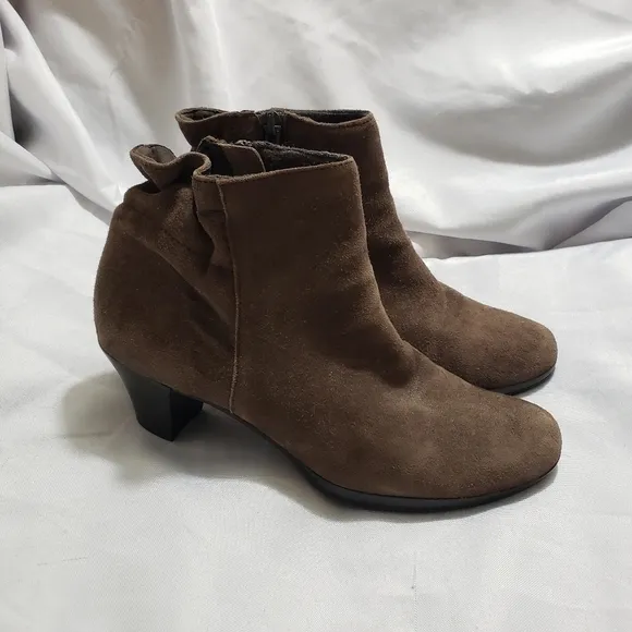 Munro Alfie Brown Suede Ankle Boots Womens Size 7 Ruched Back 2 Inch Heel