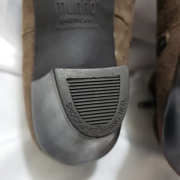 Munro Alfie Brown Suede Ankle Boots Womens Size 7 Ruched Back 2 Inch Heel