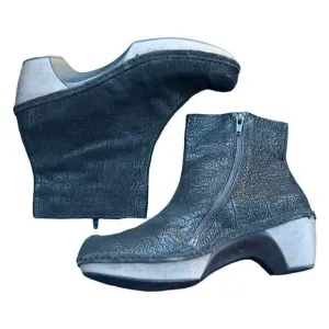 NAOT Almeria Black Crackle Leather Voyage Collection Ankle Bootie Boots Shoes Si