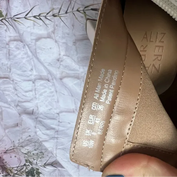 Naturalizer Berri Off White Ankle Boots size 10w