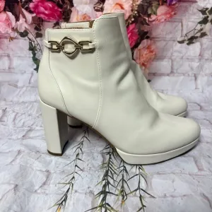 Naturalizer Berri Off White Ankle Boots size 10w