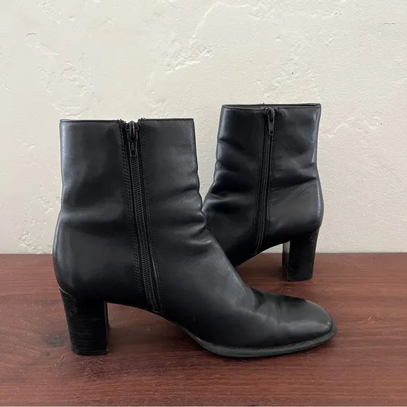 Naturalizer black leather block heel bootie boots side zip comfort shoe 9M